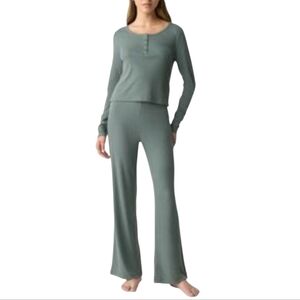 GAP 2 PC GapBody Women's Long-Sleeve Rib Pajama Set top and bottom Size: Med New
